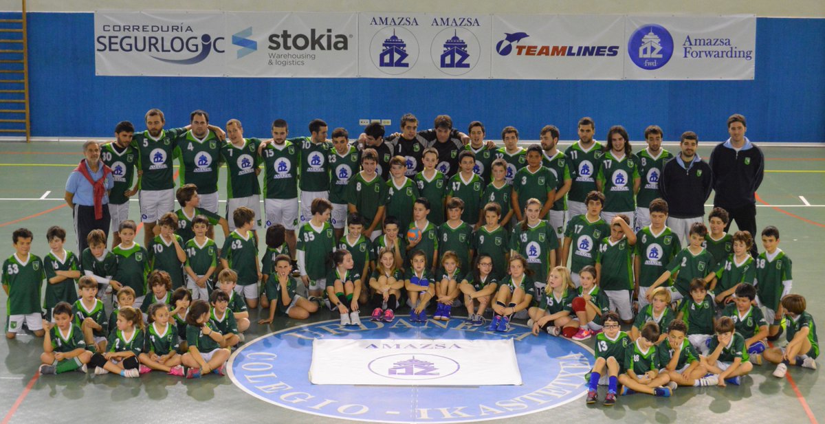 <a href="/EXL6/">Rafa</a> <a href="/imanollanda/">Imanol Landa</a> <a href="/GetxoKirolak/">Getxo Kirolak</a> <a href="/GetxoCaliente/">Getxo</a> numerosos getxotarras os desean un Feliz Año desde Loiu <a href="/josuandoni/">Josu Andoni Begoña</a>