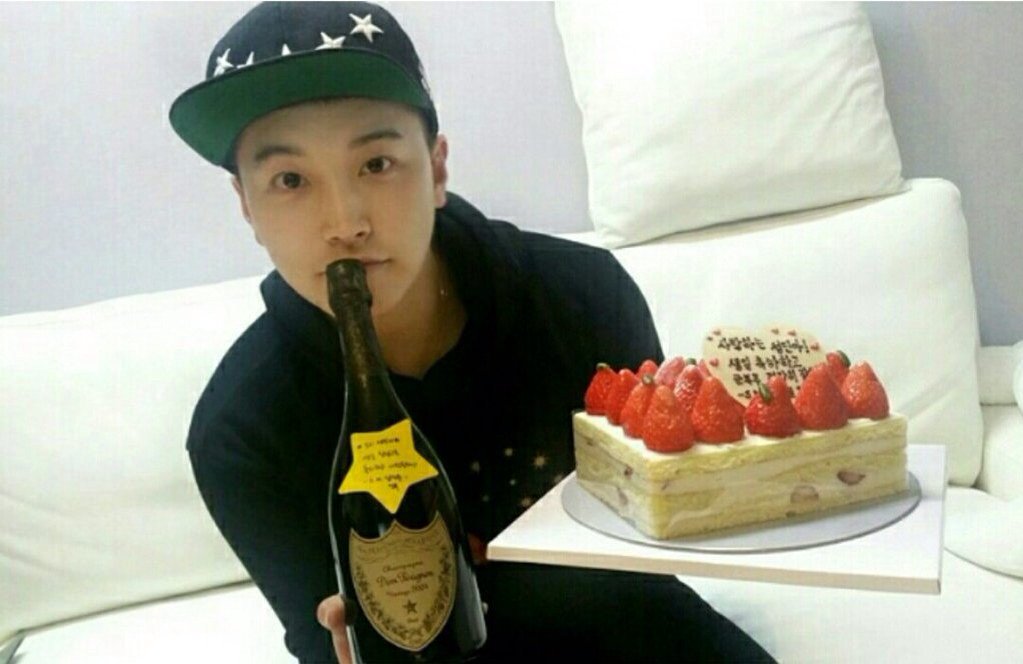 HAPPY NEW YEAR!! HAPPY BIRTHDAY LEE SUNGMIN!!!    HELLO 2016!! 
