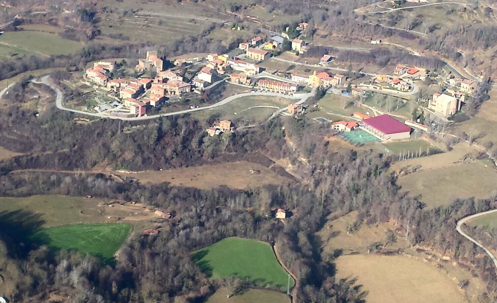 a_costah's tweet photo. Vallfogona de Ripollès des de l'aire @i_vallfogona @Vallfogona https://t.co/u7GFLFFd85