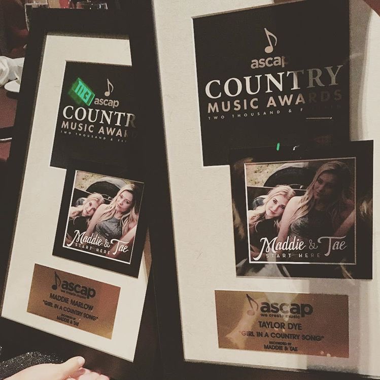 MaddieTaeUK's tweet photo. they also won their @ASCAP award for Most Performed Songs for #GirlInACountrySong #MT2015 https://t.co/WNAoxuKWj9