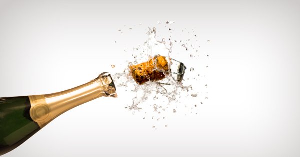 How to saber a bottle of Champagne by <a href="/foodandwine/">Food & Wine</a> foodandwine.com/blogs/2015/12/…