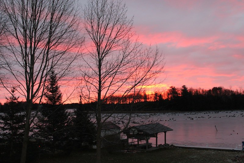 ExplorerRV's tweet photo. Sunset 2015 will soon be sunrise 2016. Happy New Year! Life is good. Celebrate it! #campiing #rving #family https://t.co/Q1xsp5i1Ba