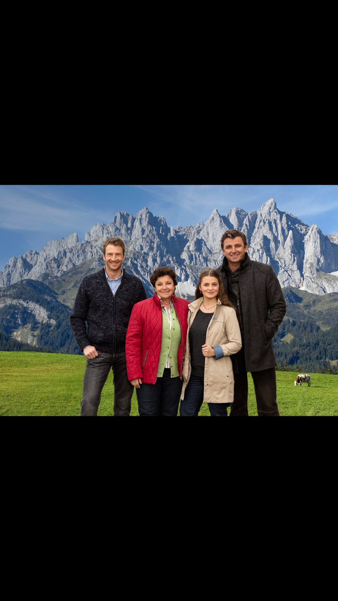 DBergdoktor's tweet photo. Gutes Neues Jahr euer Bergdoktor💖 https://t.co/KHHRwlmeQg