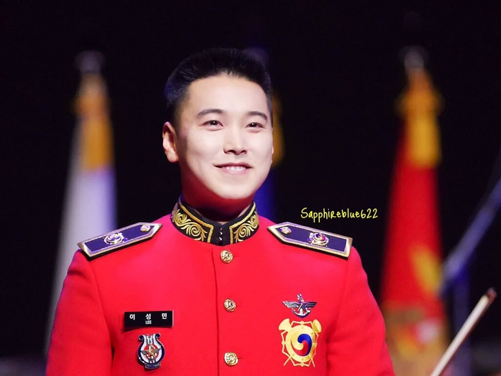 \" Happy Birthday Lee Sungmin! We miss you and we\re proud of you! We\ll see you in December!!! XD 