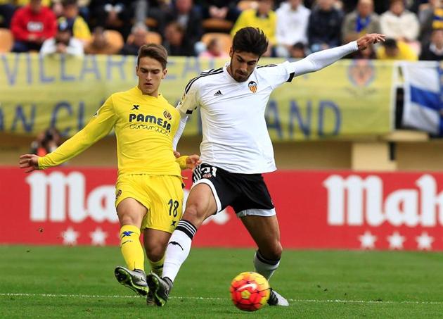 ElDesmarque_VCF's tweet photo. 😔 #VILvVCF | 1-0 | 90+3' | FINAL. El Valencia cierra el año con derrota. Pobre imagen de los de Gary Neville. https://t.co/2MkZVe3fmg
