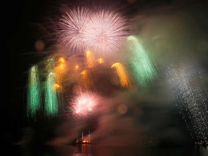 Las mejores imágenes de la llegada del 2016 - CXk_g1FWAAI2o9R