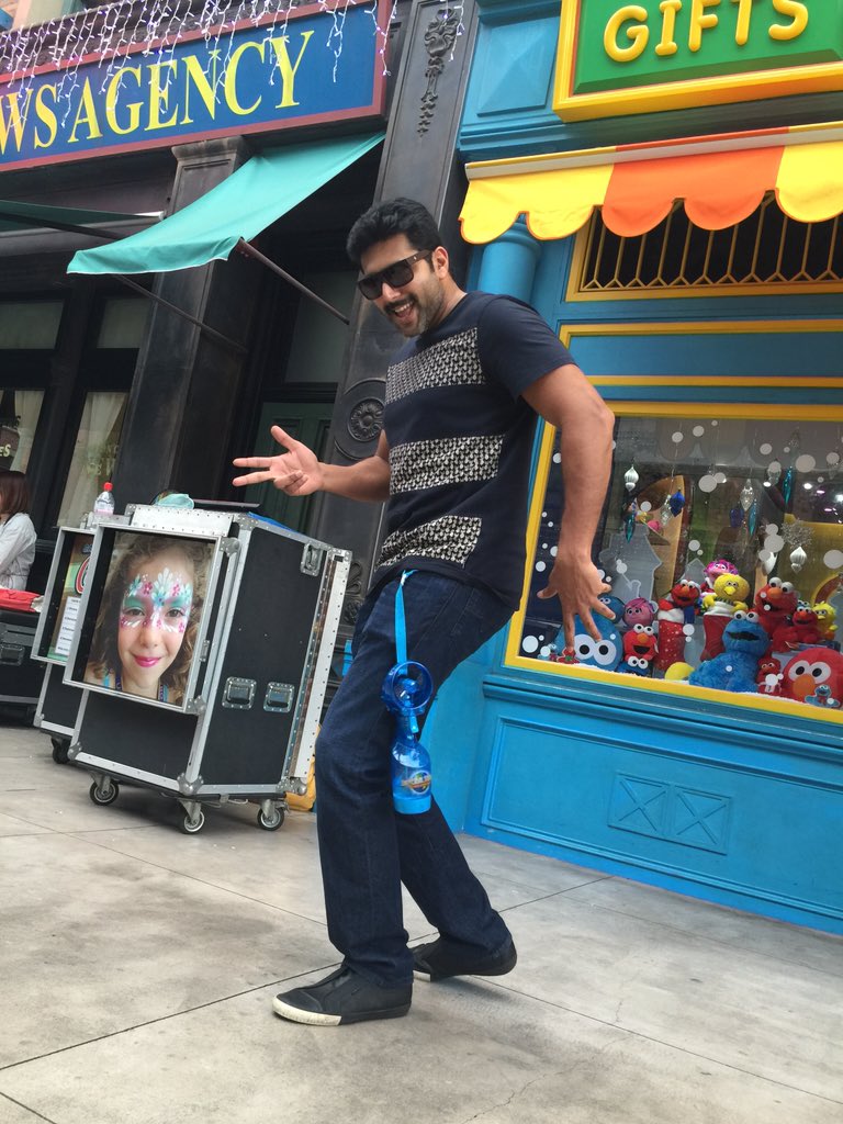 iam_RaviMohan's tweet photo. Thnx 4 makin 2️⃣0️⃣1️⃣5️⃣ truly memorable. Hope to win all ur hearts in 2️⃣0️⃣1️⃣6️⃣ too 😊🙏🏼 #currentstateofmind https://t.co/f194qrr9R2