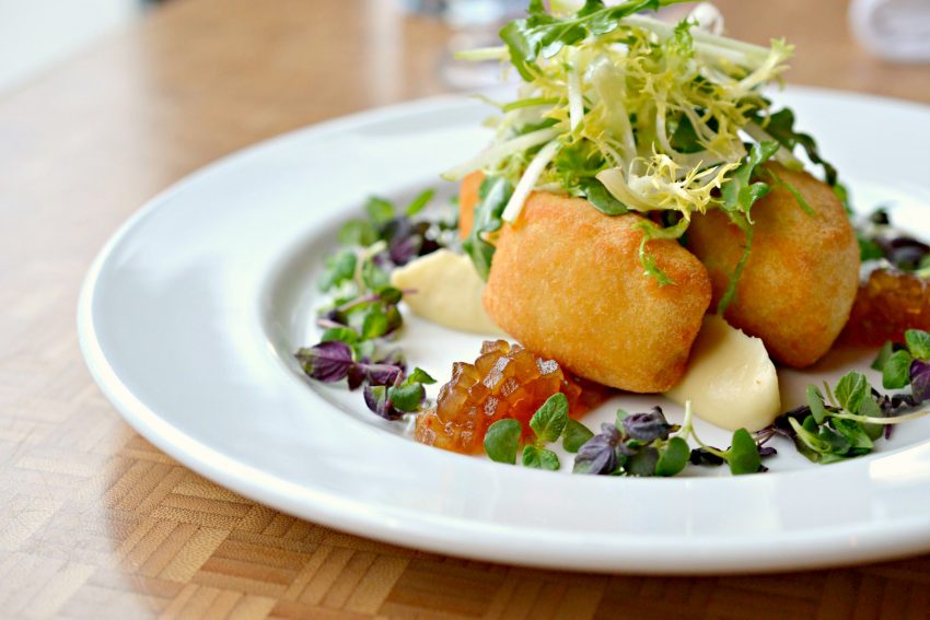 dansgoodside's tweet photo. I ate A LOT over the past 12 months. Here's my 30 most memorable Canadian dishes from 2015: https://t.co/0NhbxyMOi0 https://t.co/L1hodZdGbw