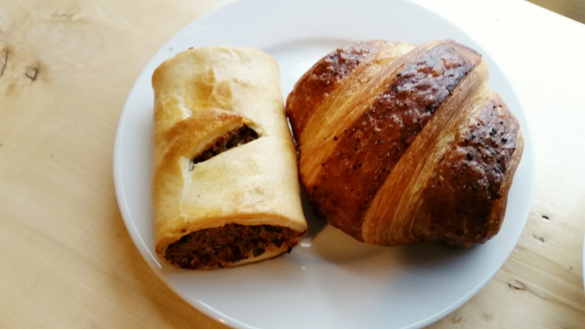 dansgoodside's tweet photo. I ate A LOT over the past 12 months. Here's my 30 most memorable Canadian dishes from 2015: https://t.co/0NhbxyMOi0 https://t.co/L1hodZdGbw