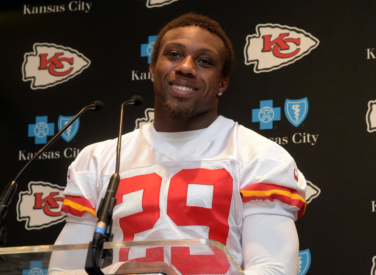 SportingKC's tweet photo. A true pro, on and off the field. Tweet #BerryWPMOYChallenge to vote @Stuntman1429 as Walter Payton Man of the Year! https://t.co/4IujOBBylw