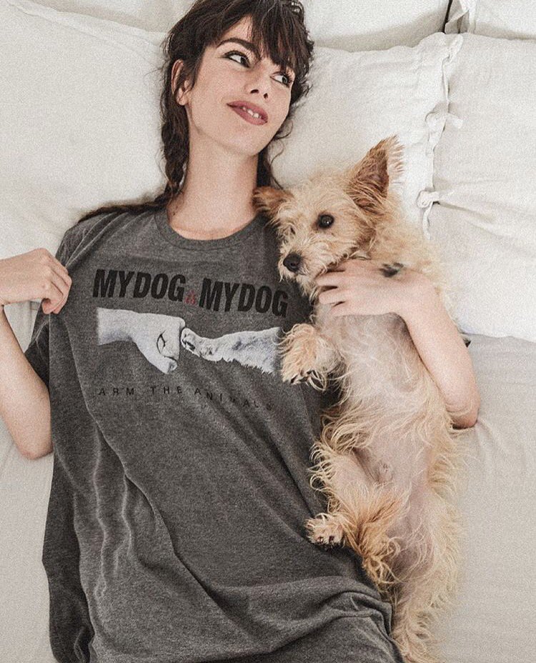 armtheanimals's tweet photo. Super cute shot of @ellemayleckenby chillin in our My Dog is My Dog tee! 😎https://t.co/SEhTNJ9jGC https://t.co/fWrqd1PTOv