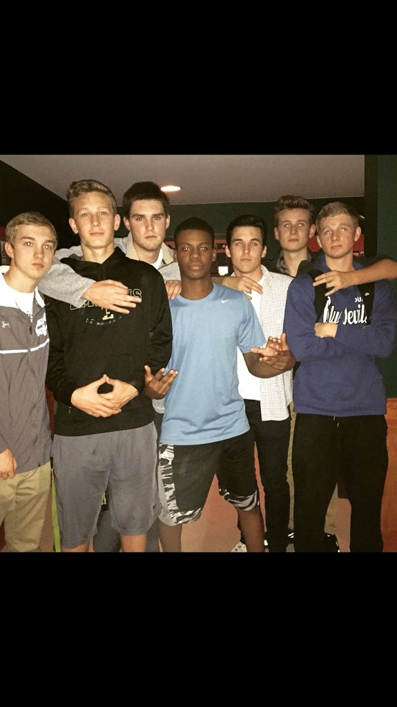 ZayneGeorge's tweet photo. Happy birthday squad boy @gsmith_17 #cheesemachine #JFK https://t.co/ZTQdkzVXaQ