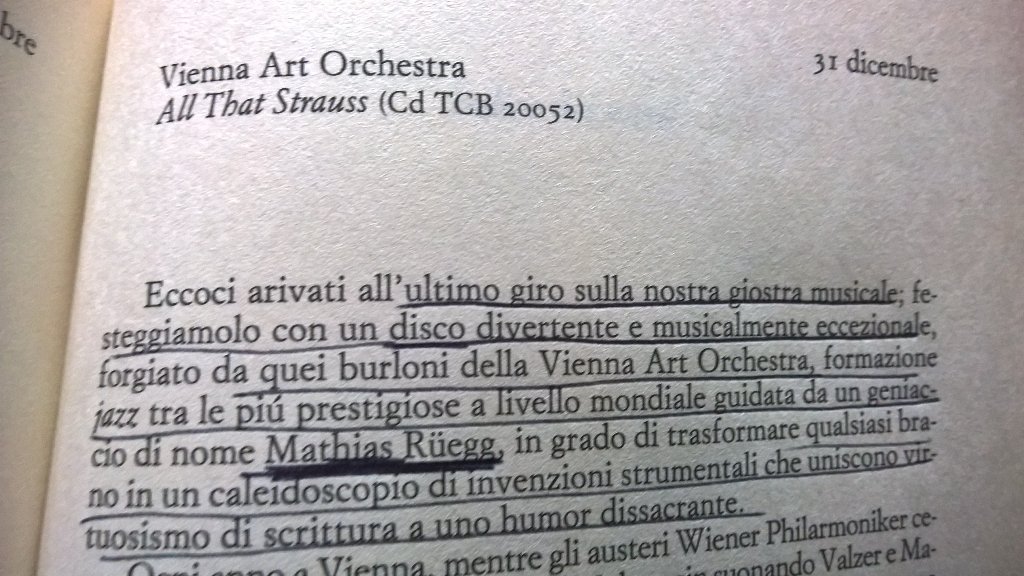 Moon3White's tweet photo. Mentre Strauss si scatena a ritmo di Swing i tappi saltano, lo spumante corre a fiumi...  #Buon2016!#zero15/365 https://t.co/tX298TM3WQ