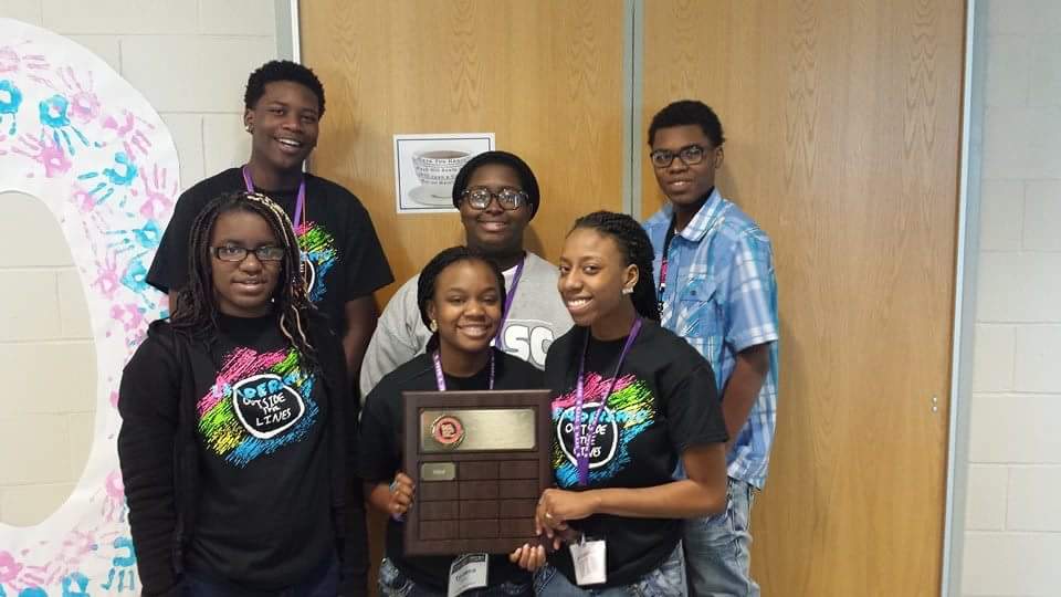 spiveyhistory's tweet photo. Happy New Year from Jennings High School Student Council! #mymasc2015 https://t.co/fKgGK1GUMl