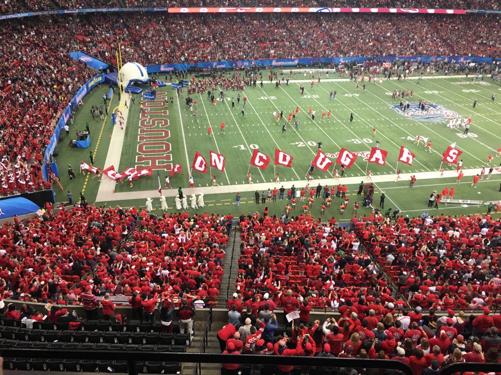 UHpres's tweet image. 1st Cougar Touchdown in Georgia Dome which is more than half red...Go Coogs!!