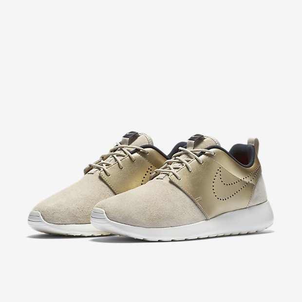 Broek verwarring annuleren Sneaker Steal в Twitter: „Women's Nike Roshe One PRM Suede "Metallic Gold"  $99.99 Free Shipping https://t.co/pLaFuONWyO https://t.co/UyLNNSMVgi“ /  Twitter