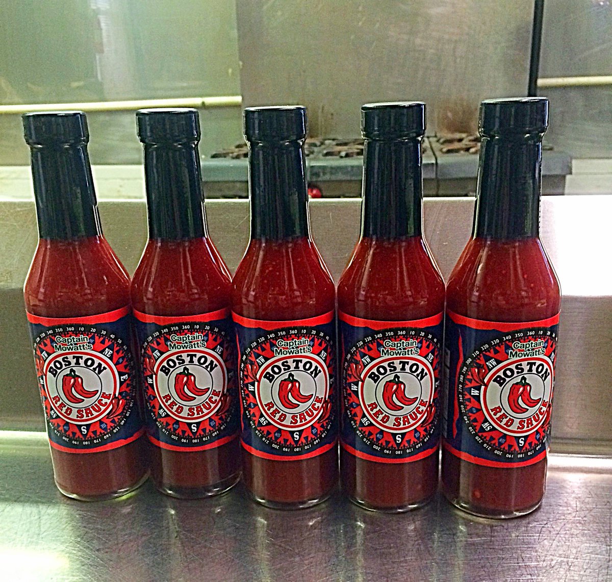 CaptainMowatt's tweet photo. We made BOSTON RED SAUCE https://t.co/Scm1immRb6 chili peppers, cranberries, and a bracing tang of orange. https://t.co/ZbCVIhRdjh