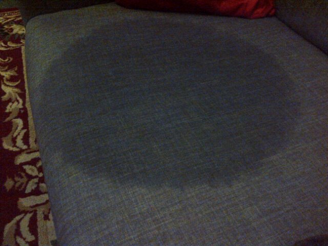 RefilwePM's tweet photo. Hi @HlomlaDandala thank you for your #ReadyToParent tweets this week. My niece pee'd on the couch & I didn't shout https://t.co/k6QYN2m4xe