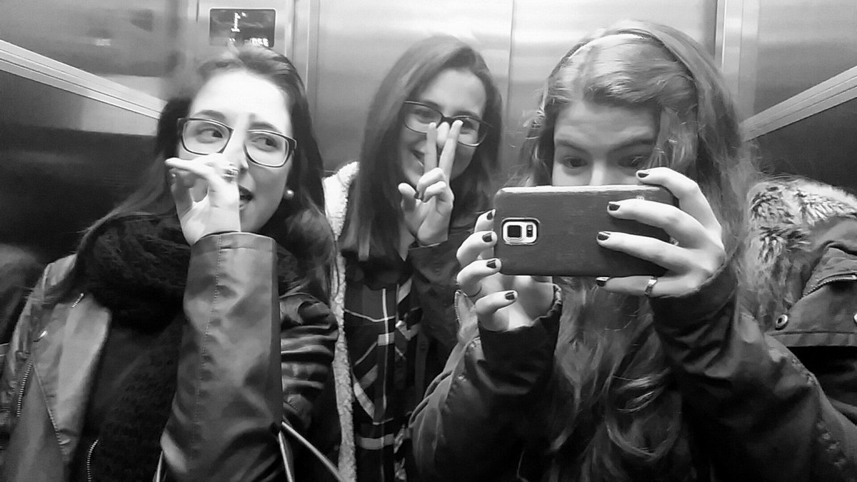 cceliaarroyo's tweet photo. #Del2015MeLlevo a los de siempre y un año mas me alegro tantisimo de teneros💘😍 https://t.co/UrXOqaRzK7