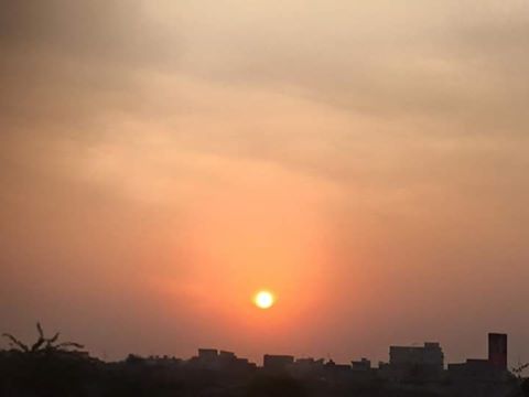 EcoVibeExplorer's tweet photo. #LastSunset2015 #Karachi #HappyNewYear #goodbye2015 #Goodbye2015Hello2016 #Happy2016 #Bye2015 #BYE2015memories https://t.co/BMvYNWpvKP