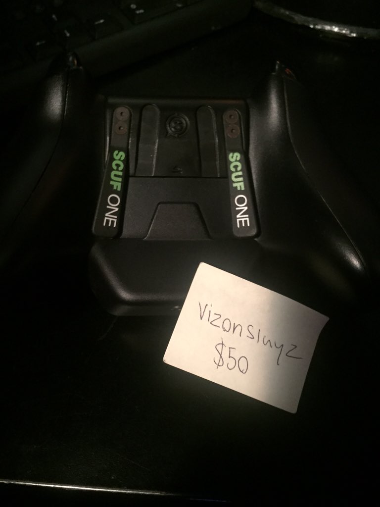 VizonSlayz's tweet photo. scuf for $50 and I have a regular Xbox one remote for $20 first come first serve Dm Me ASAP @ShoutGamers @NightRTs https://t.co/l9qq8ha2cB