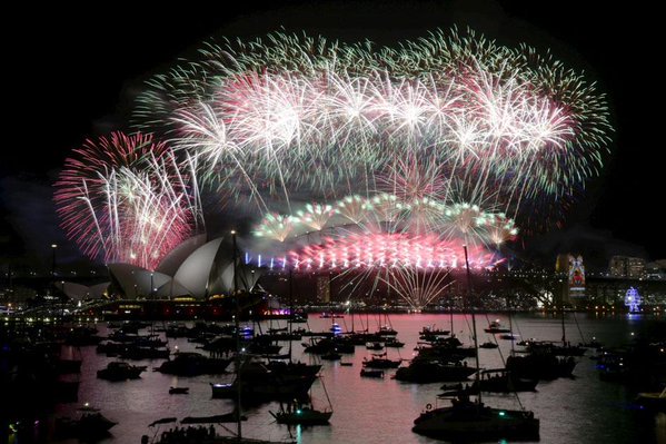 i_am_nelzon's tweet photo. Happy New Year . https://t.co/YND6pPxY0C