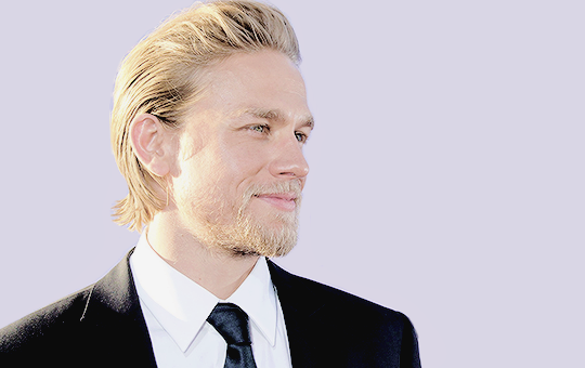 black_mamba_06's tweet photo. HAPPY NEW YEAR my Maria &amp; Lovies<3 @ClayJames4 @FfdpGitte @JPsysla #Champagne &amp; #Charlieeeee<3 https://t.co/SV3fvhMVwm