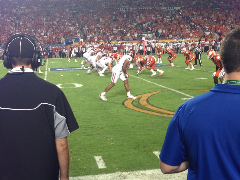 RoFlo's tweet photo. I want to go in. #possessionreceiver #CFBPlayoff https://t.co/GWbzqpfVAD