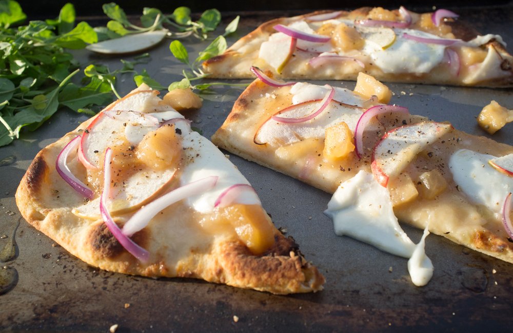Check out <a href="/lovethycarrot/">Marla Hertzman</a>'s Apple &amp; Arugula Flatbread made w/ #McEwansOwn Apple Sauce => ow.ly/VAxr9