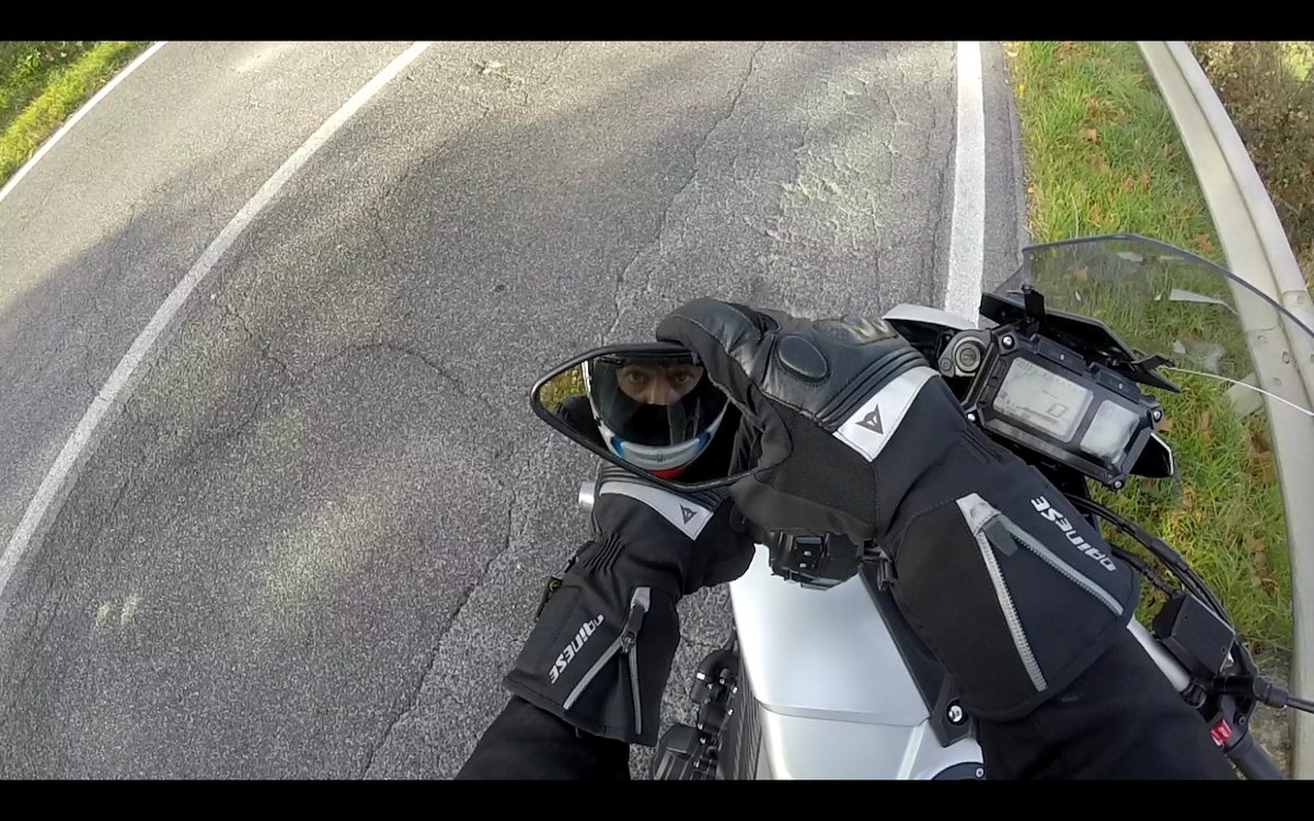 ricsac81's tweet photo. #mt09tracer #yamaha #GoPro #dainese #arai https://t.co/DEbCMbaLna