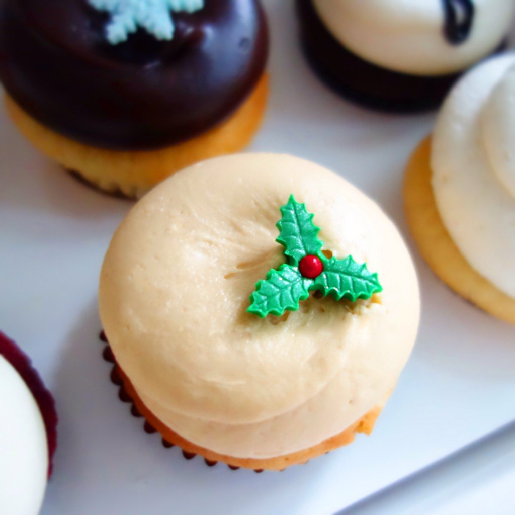 GTownCupcake's tweet photo. Heads up! Last call for #butterscotchcheesecake cupcakes & all of our December flavors!! #georgetowncupcake #YUM https://t.co/Dcf4YtWO1O