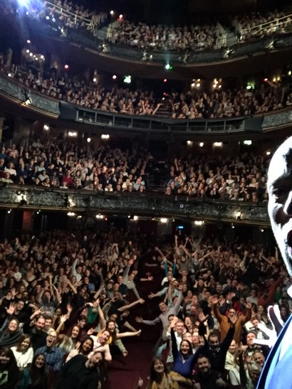 Please tweet any word (using #DerrenMiracle) in the next 10mins to be part of the show.