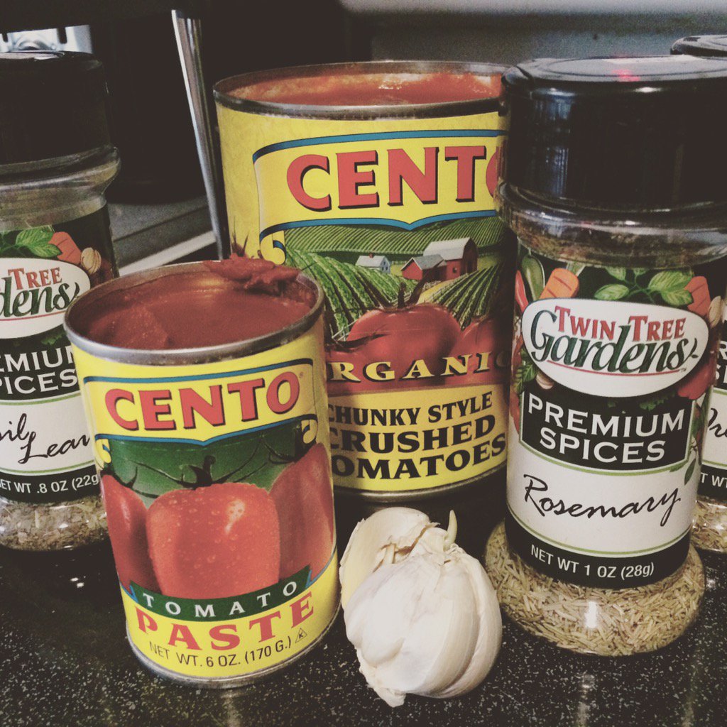 amn285's tweet photo. Healthy Sunday gravy - crushed tomatoes, paste, stock, grass-fed beef, and spices #fitandfocused #italianclassic https://t.co/GjoCXz6mnC