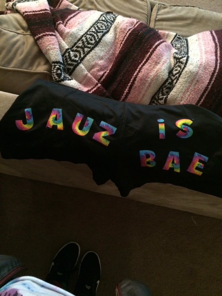 MeliGeliSon's tweet photo. Ready for ya tonight 👏🏾😏 @Jauzofficial #omfg2016 https://t.co/oKOoVnyCrm