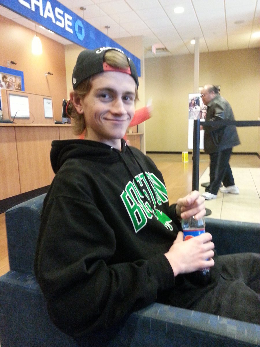 _KingLynny's tweet photo. Catch me at Chase #versaceboy https://t.co/LyMZMkV8eZ