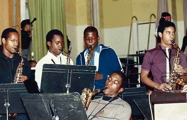 SideeqSayed's tweet image. Cooh(Cat) Rakim playing the saxophone in high school! Cooh(Cat)Facebook "Playing it Cooh"! Fly! and Hip!