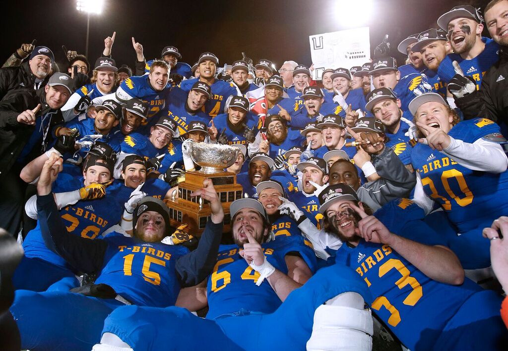 USPORTSca's tweet photo. #2015Rewind 
Vanier Cup
Nov 28, 2015
@ubctbirds' Cinderella season ends with Vanier victory
https://t.co/VbfrQta1WY https://t.co/7Yf9rVPDuv