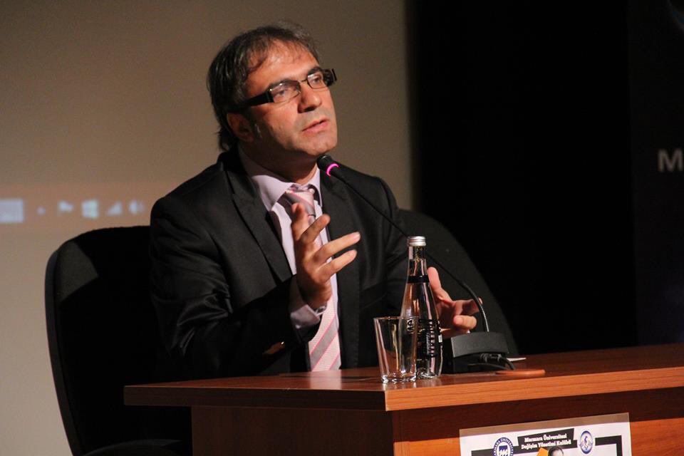 degisimyonetimi's tweet photo. Marmara Üniversitesi İletişim Fakültesi Dekanı Prof. Dr. Ergün Yıldırım #İletişimZirvesi'nde bizimleydi. #2015 https://t.co/hg1FdMUDtU