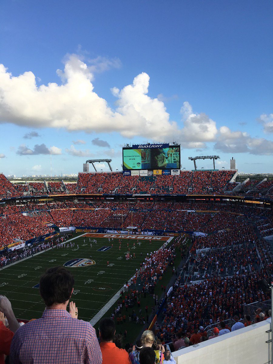 1H0P4H0PPU5's tweet photo. #capitalonecontest it's just me in the upper corner, section 356 row 26,seat 5! #capitaloneorangebowl @capitalone https://t.co/jHmeKInzJ9