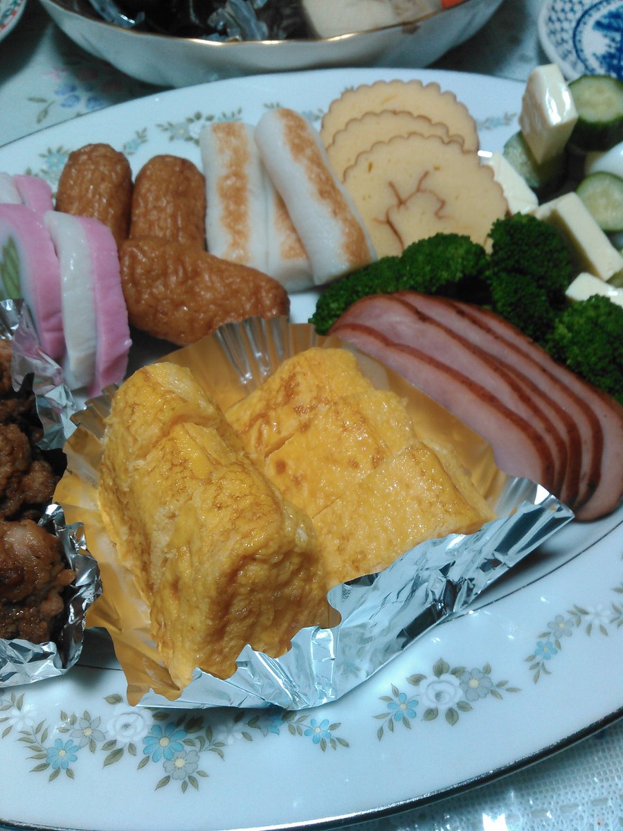 jencylyn's tweet photo. 明けましておめでとう＼(^o^)／
おせちのお手伝いで卵焼き作った!
おいしくできたー♪
これから今年の初バイト気合い入れてこ！!！ https://t.co/1YnW8DfChh