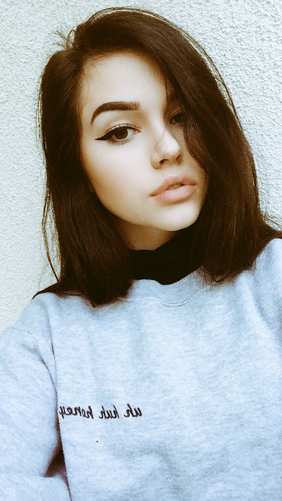 MAGGIE LINDEMANN on Twitter: "these all look the same.. but it looks