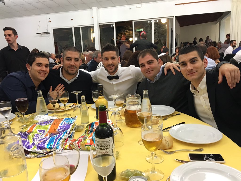 manolodelgado10's tweet photo. @zippo260 @llauis28 @18Chema FELIÇ 2016! 🎉🎉 https://t.co/rdnt425r4T