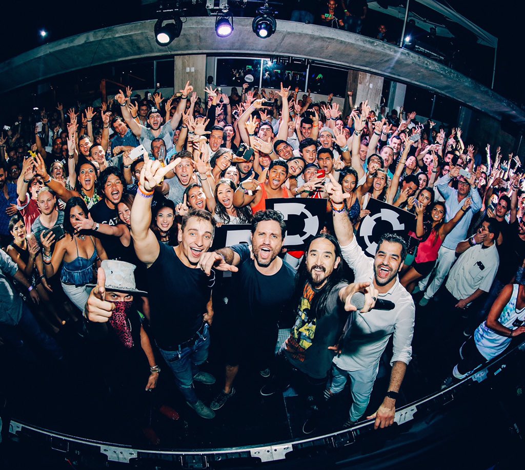 Playa Del Carmen! 🎂🎉 @Vitalyzdtv @edgarramirez25 @alecmonopoly https://t.co/mVjV8KBAsv