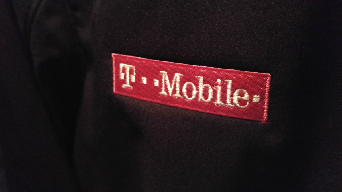 virtualizate's tweet image. Le damos la bienvenida a @tmobilepr a nuestra cobertura del CES Las Vegas @QiiBO @tecnotruco @GloryRacing  #cespr