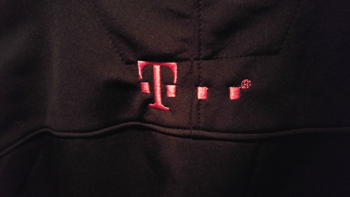 virtualizate's tweet image. Le damos la bienvenida a @tmobilepr a nuestra cobertura del CES Las Vegas @QiiBO @tecnotruco @GloryRacing  #cespr