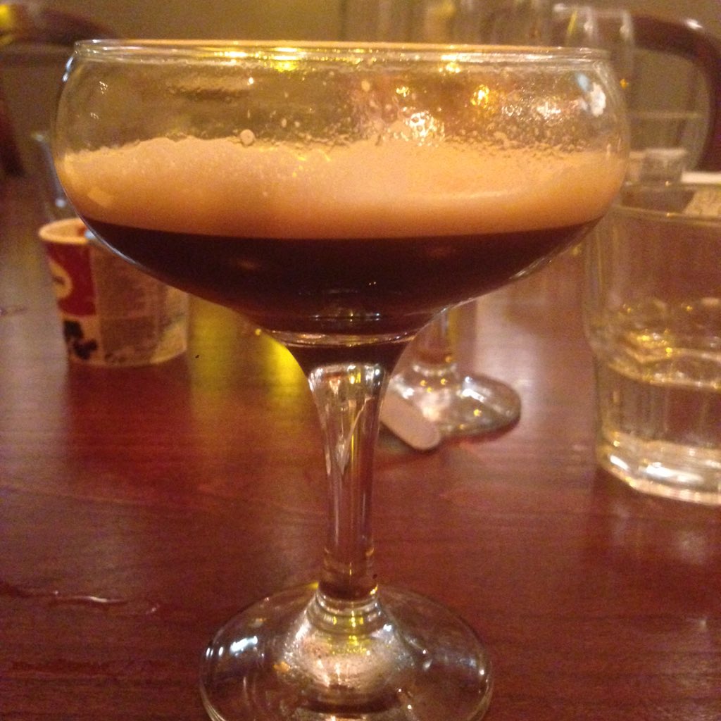 cleitonpapke's tweet photo. #lovecoffee #espressomartini #gracebar #london https://t.co/LdT7BQx2t9