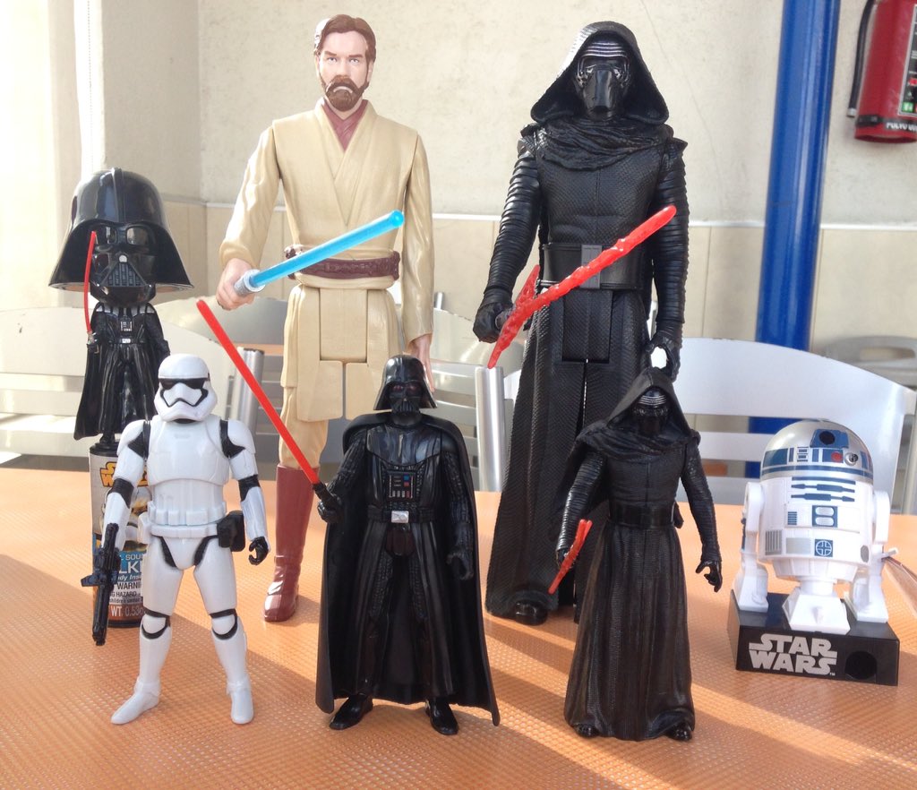 planetskywalker's tweet photo. I had a very good Christmas :) #StarWars #TheForceAwakens (I also got a 31-inch Darth Vader but it isn't in the pic) https://t.co/x19kO5sJTv