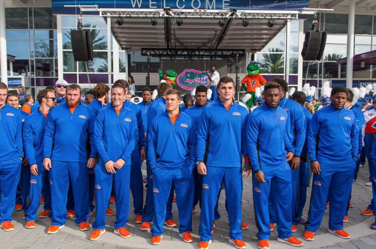 iconparkorlando's tweet photo. Thanks to all the @GatorsFB fans who stopped by the pep rally at The #OrlandoEye today! #Gators @FloridaGators https://t.co/WfCQWBpKby