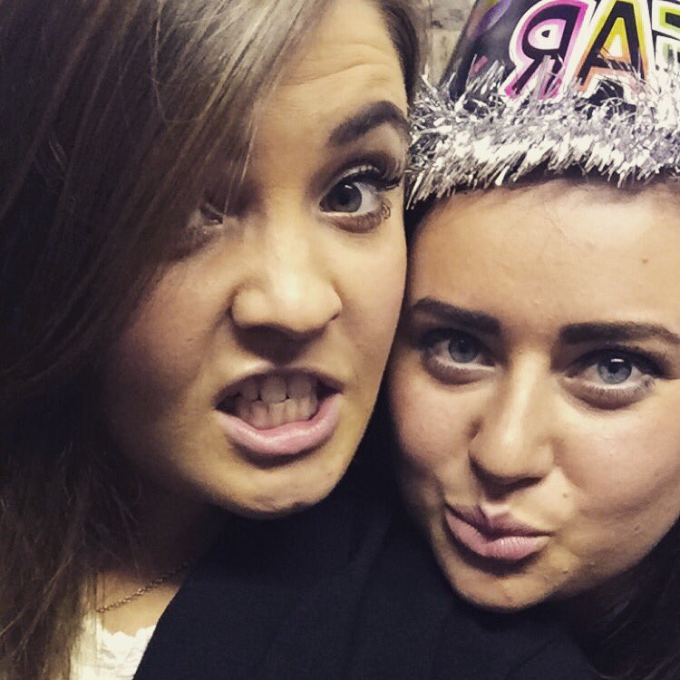 beedingtons's tweet image. 🎉👯👫