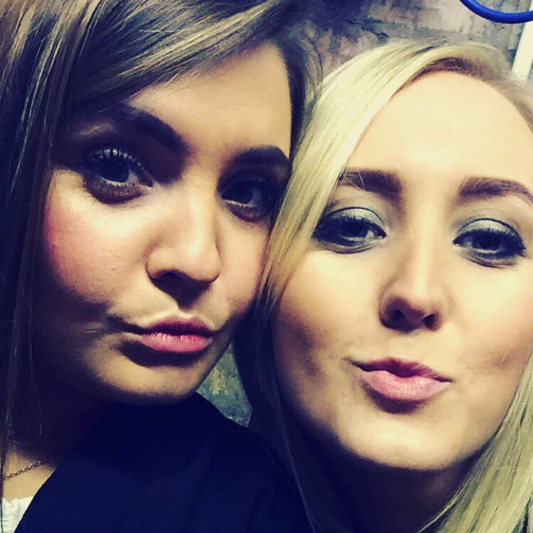 beedingtons's tweet image. 🎉👯👫